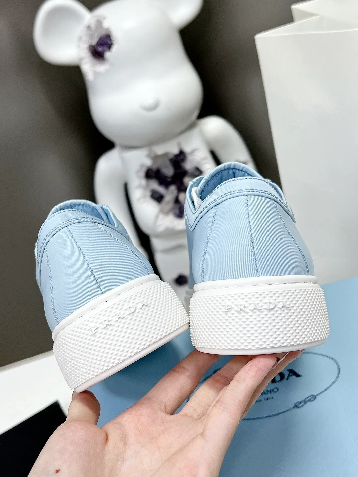 👟👟Ex-factory price 420👟👟 Purchasing level ⚡2023S launches Prada’s latest catwalk shoes, dad shoe series ͏ 💥PRADA's early spring catwalk model👠The fresh breeze has a bit of an expensive feel, and the upper is very perfect💃Elegant and elegant, crystal clear, no matter the quality of the accessories, they are all customized one-to-one, zero distance from the original version 1⃣Upper: imported waterproof twill + epoxy injection molding process 2⃣Inner: waterproof twill 3⃣Outsole: Original one-to-one molded rubber foam outsole 4⃣🔺Original packaging Heel height 4cm 5⃣Number of codes: 35-40, 41 non-returnable